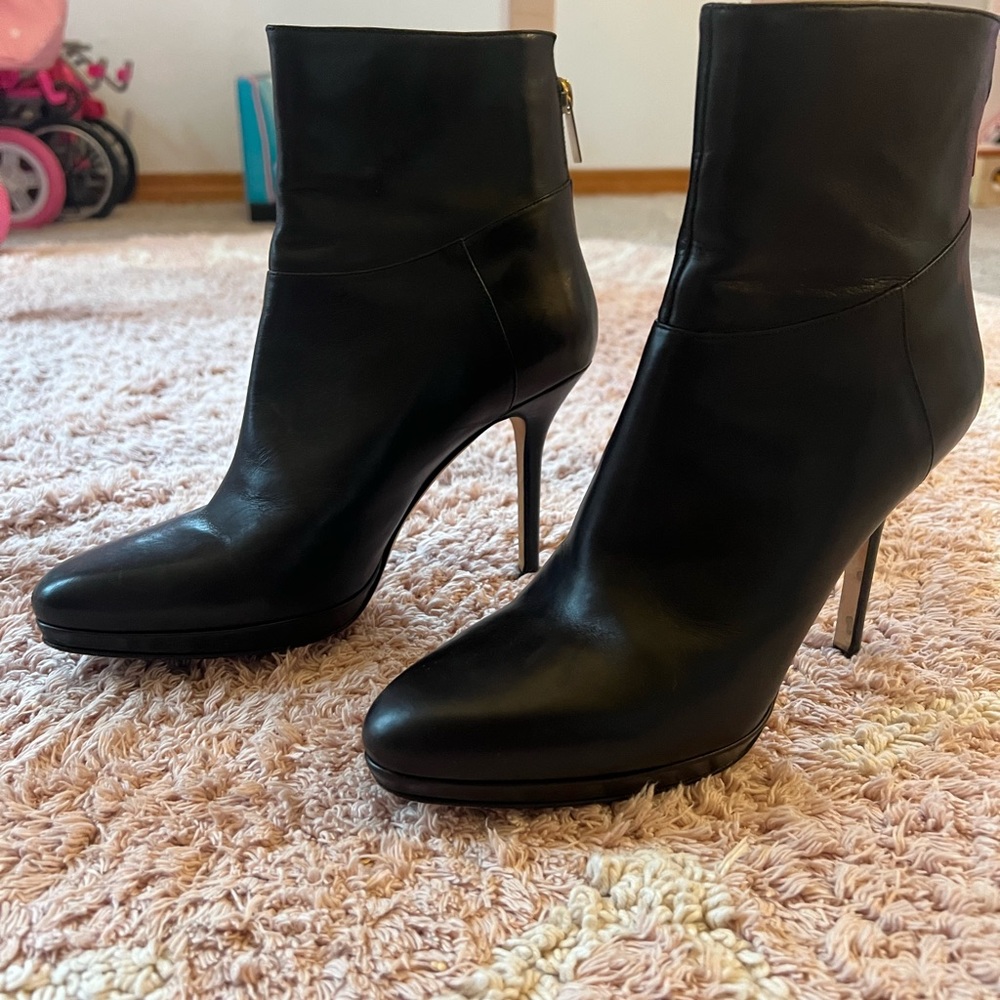 Jimmy Choo 24/7 Acton Black Leather Heels (37)